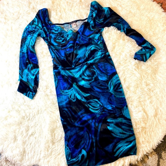 VENUS Dresses & Skirts - VENUS DRESS BLUE GREEN BLACK BODYCON LONG SLEEVED COCKTAIL DRESS V NECK …